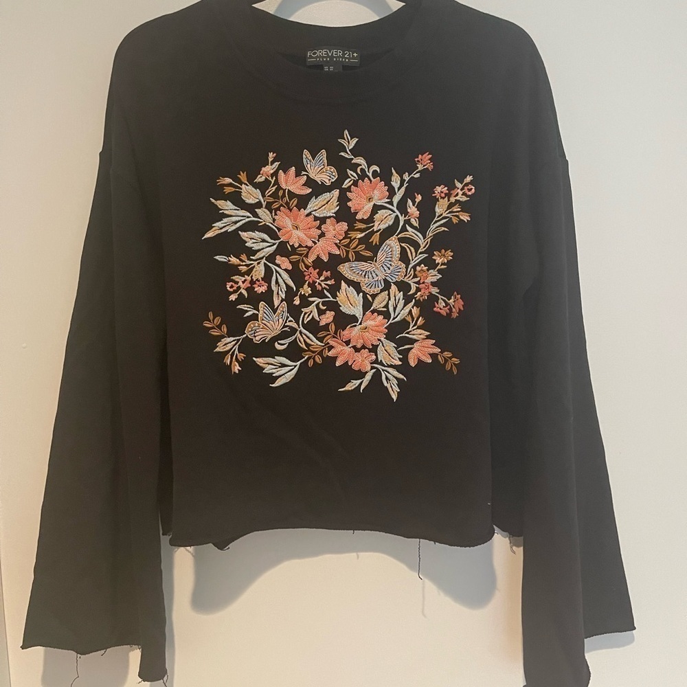 Forever 21+ Cropped Sweatshirt